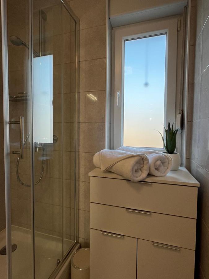 Apartman Yacht เมดูลิน ภายนอก รูปภาพ