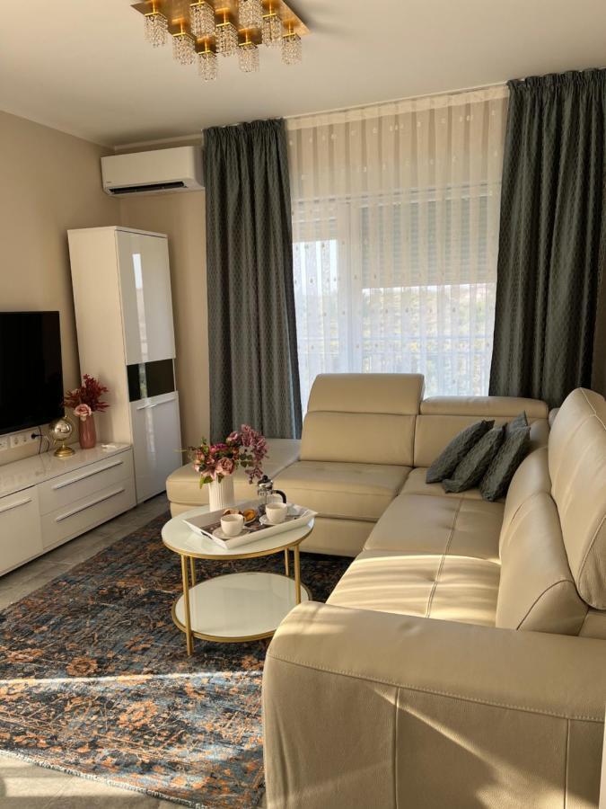 Apartman Yacht เมดูลิน ภายนอก รูปภาพ