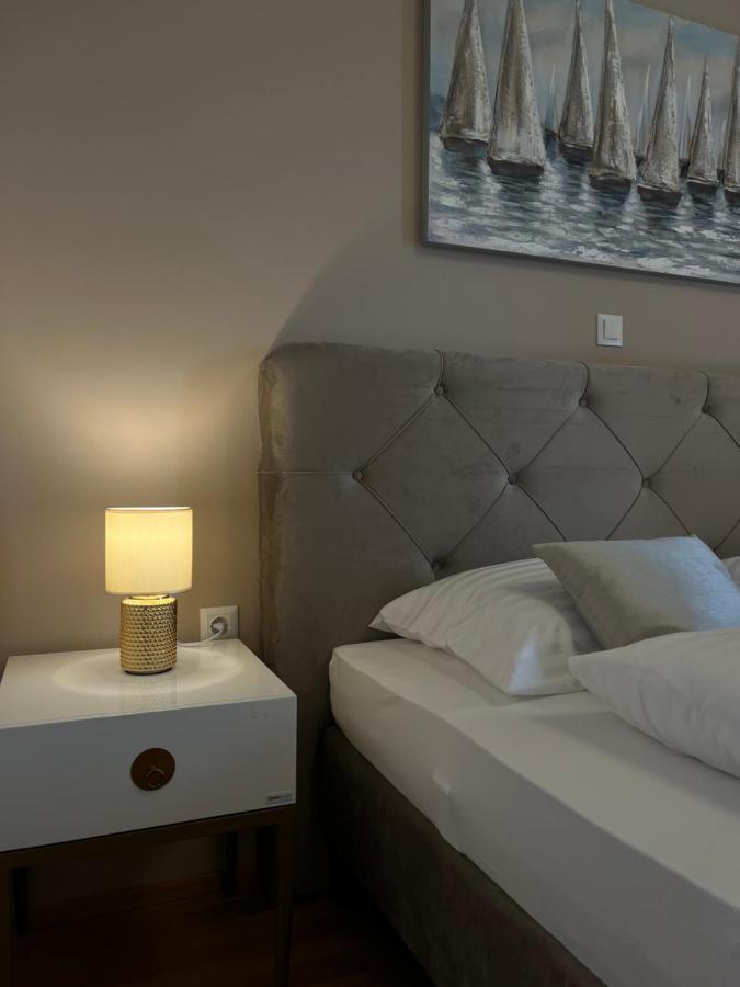 Apartman Yacht เมดูลิน ภายนอก รูปภาพ